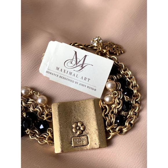 NWT Maximal Art Reindeer Christmas Earrings, Necklace, and Bracelet Set - Picture 11 of 12